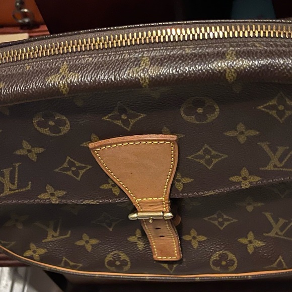 Lv Jeunfile Crossbody Bag - Picture 8 of 16